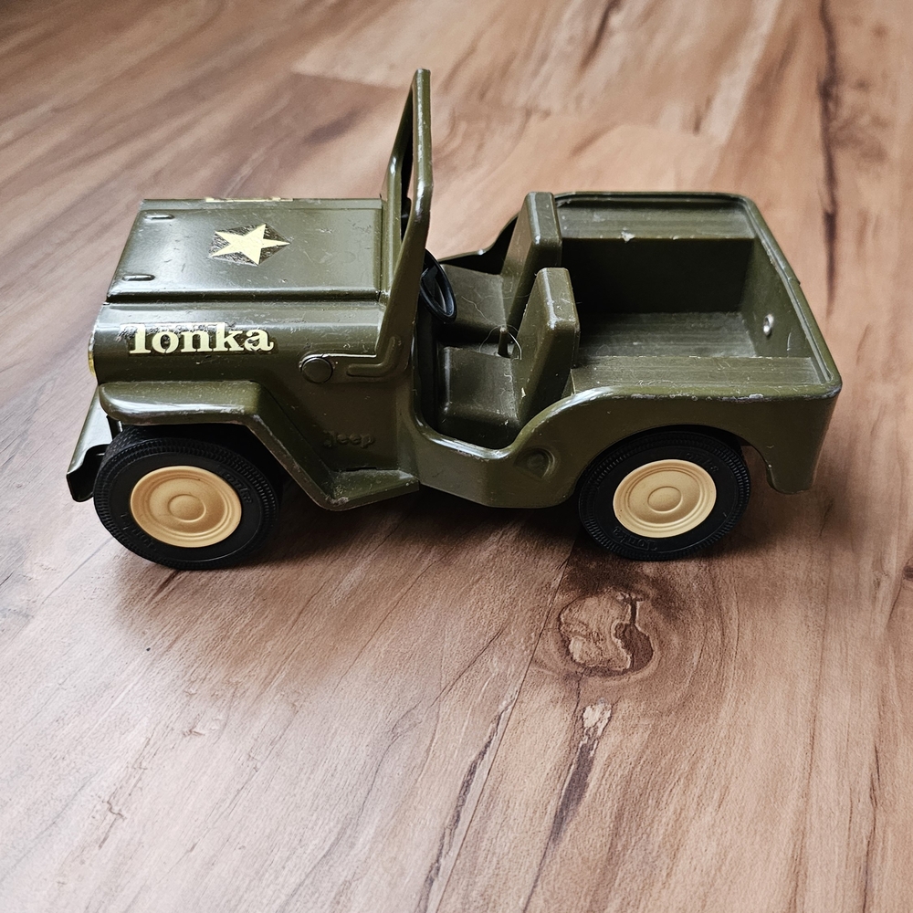 Vintage Tonka Olive Green Toy Metal Jeep